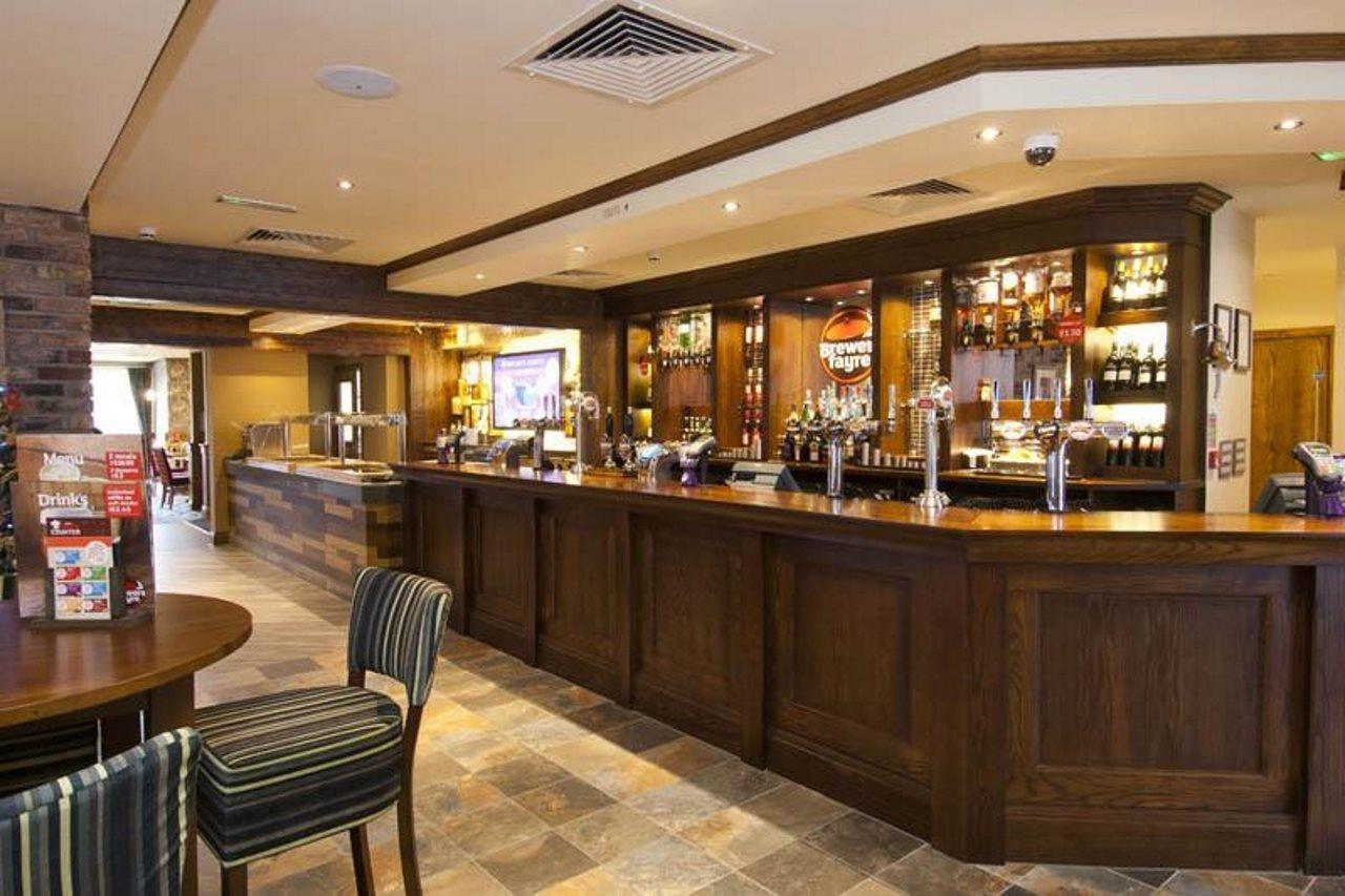 Premier Inn Ексетър Екстериор снимка